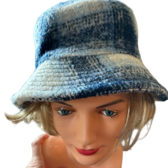 David & Young Navy Cream Brushed Plaid Soft Bucket Hat One Size OS Lined Winter - Picture 1 of 6